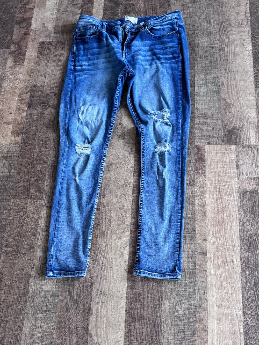 BKE Women's Distressed Skinny Jeans in Blue